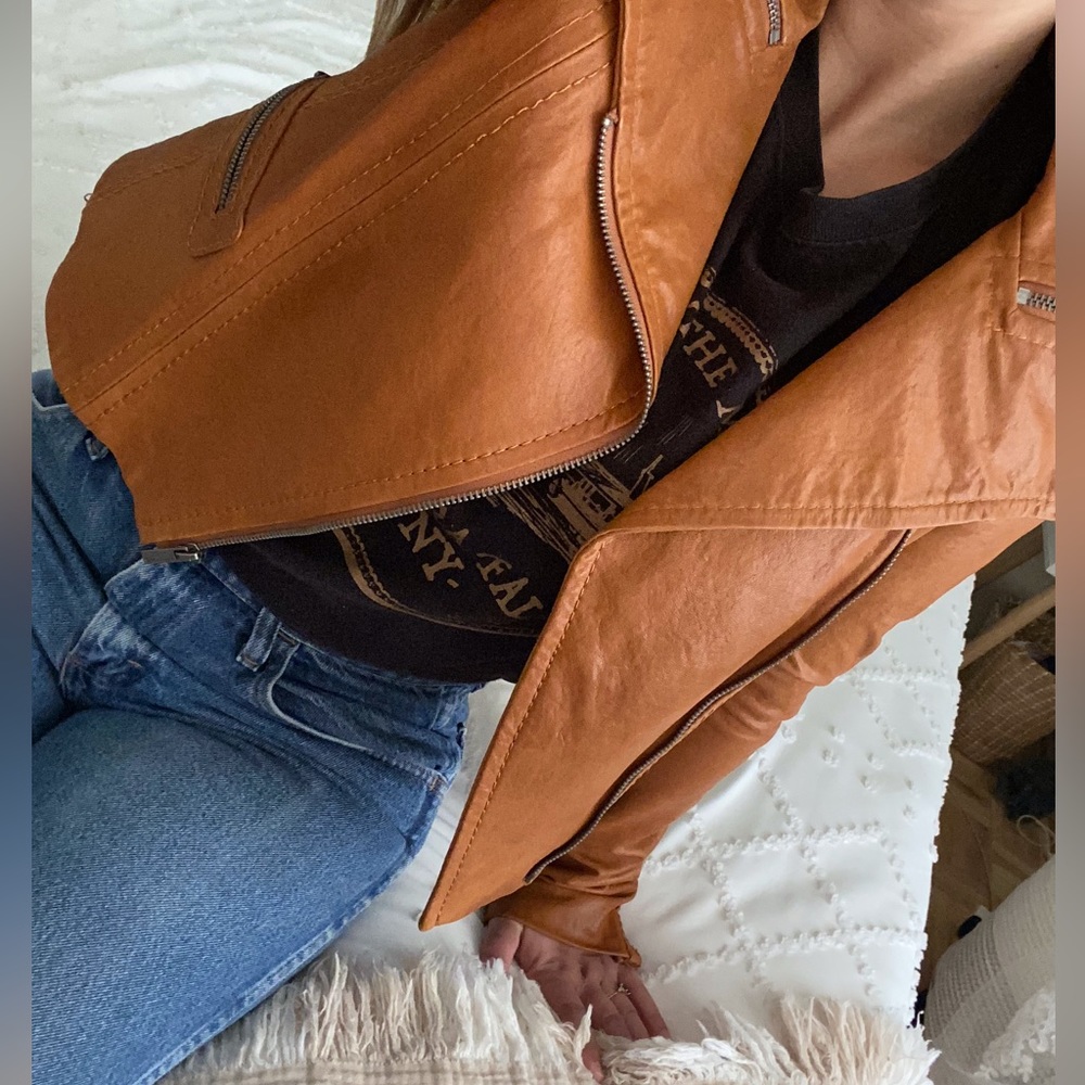BCBG Maxazira cropped cognac aviator leather jacket